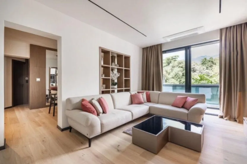 Izdavanje, jednosoban stan, 80m², Centar, Tivat