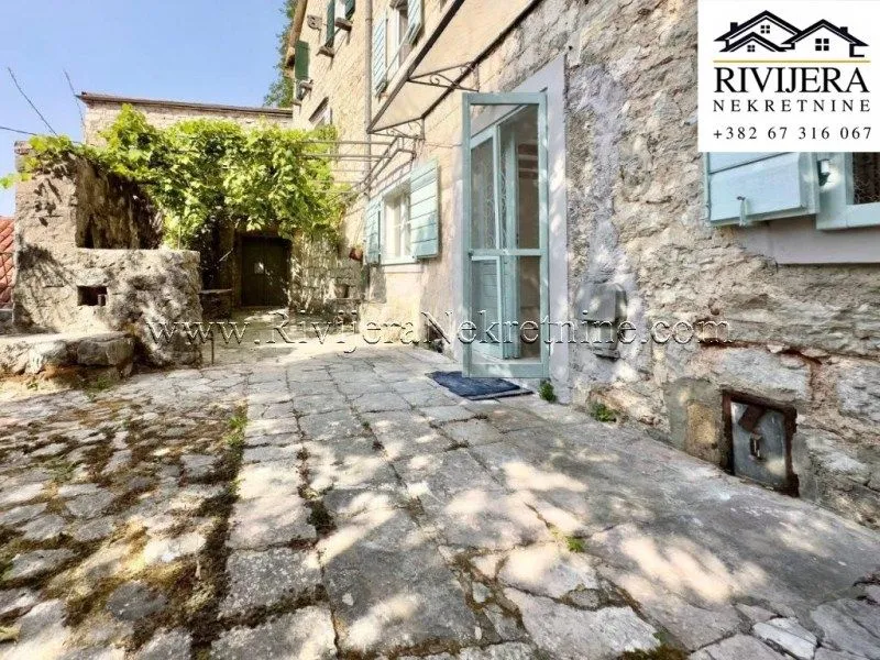 Prodaja, trosoban stan, 82m², Centar, Kotor
