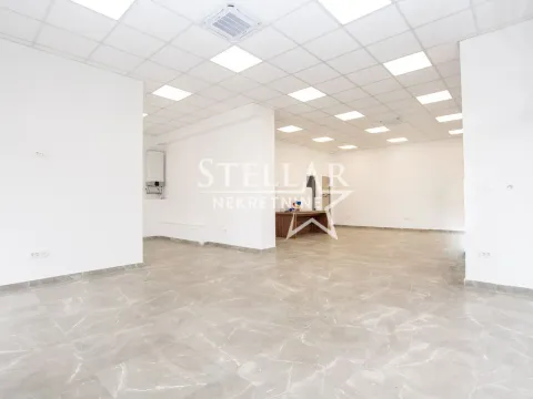 Izdavanje, poslovni prostor, 186m², Blok 9, Podgorica - image 13