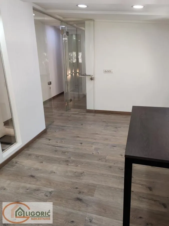 Sale, three bedroom apartment, 72m², Profesorska Kolonija, Palilula Sve Podlokacije