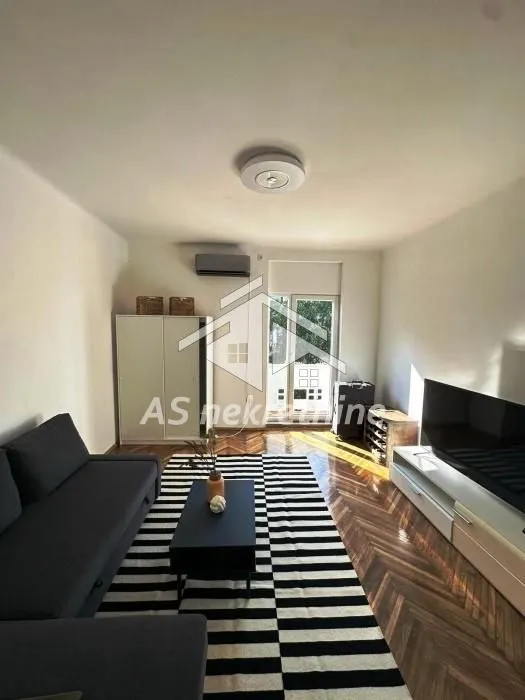 Izdavanje, stan, 44m², Lion, Zvezdara Sve Podlokacije