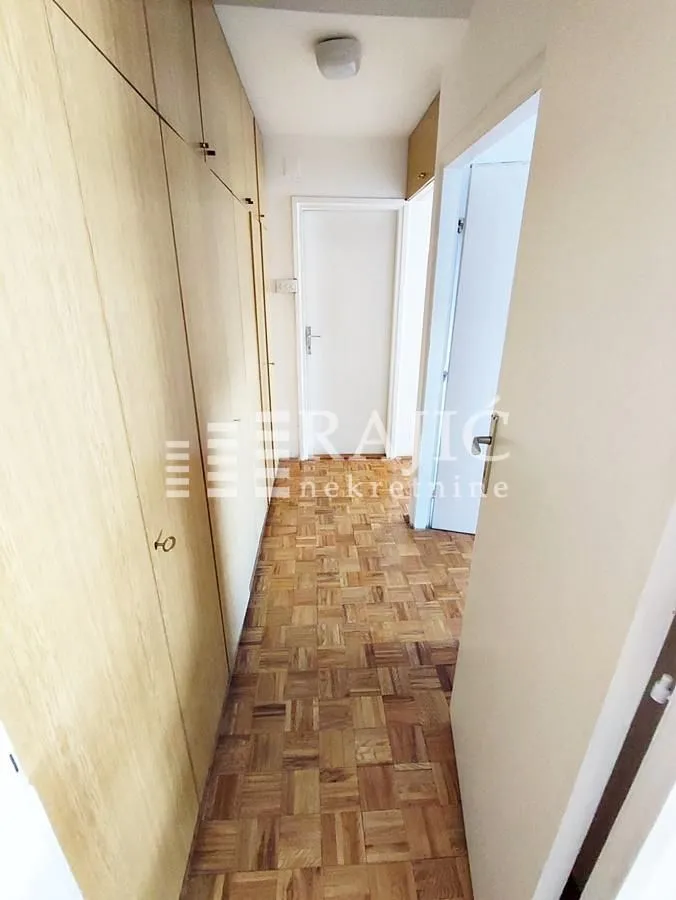 Rent, three bedroom apartment, 77m², Klinički Centar, Beograd