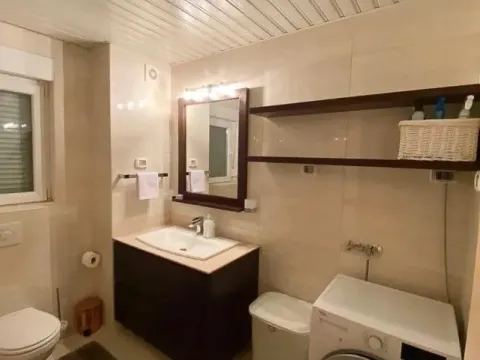 Izdavanje, trosoban stan, 120m², City Kvart, Podgorica - image 9