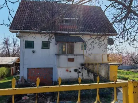 Kuća in Čortanovci