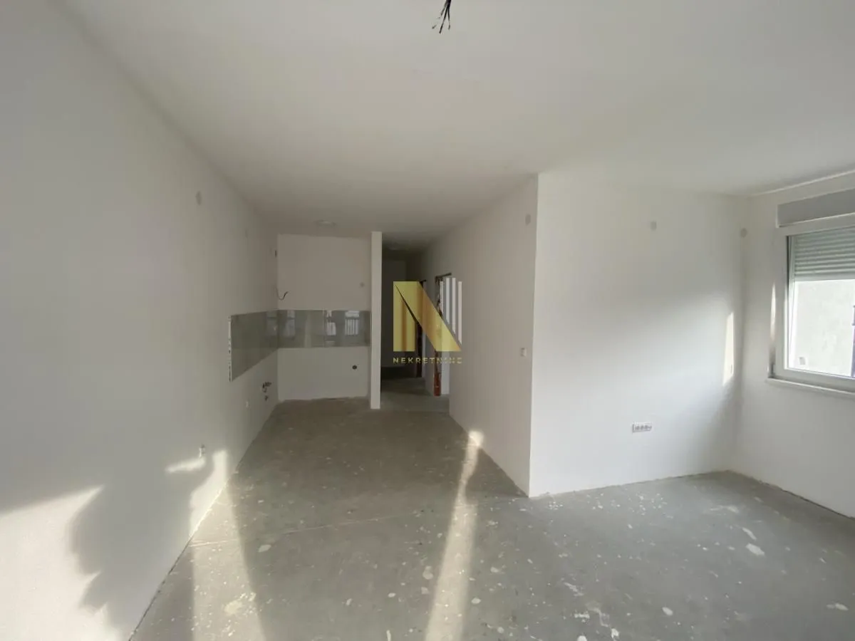 Prodaja, trosoban stan, 61m², Alibegovac, Petrovaradin