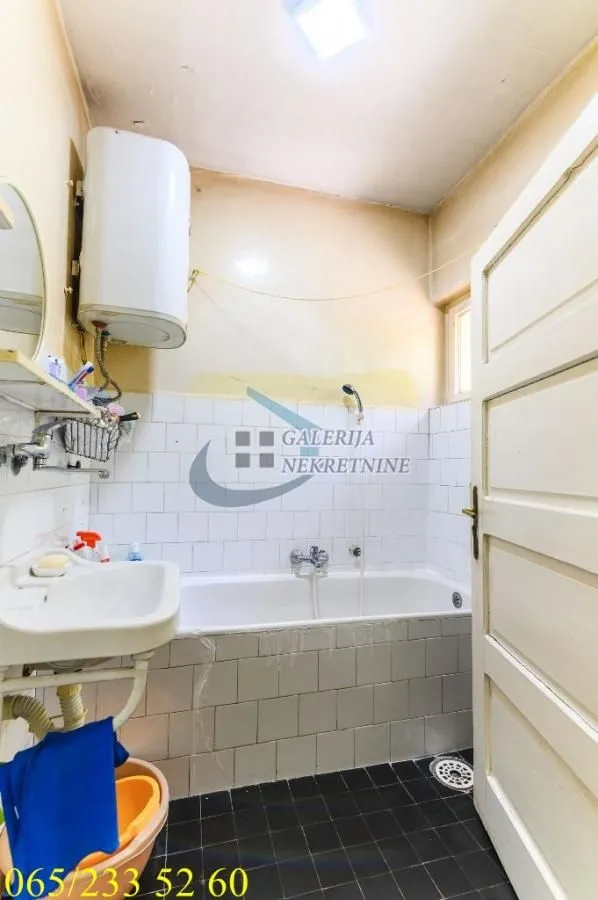 Sale, three bedroom apartment, 67m², Kneževac, Beograd