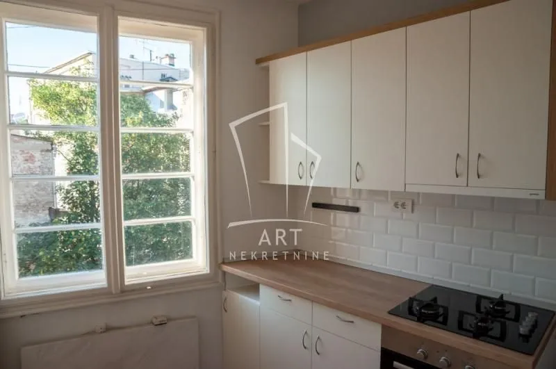 Prodaja, trosoban stan, 104m², Vračar Hram, Vračar Sve Podlokacije