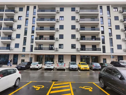 Izdavanje, dvosoban stan, 53m², City Kvart, Podgorica - image 13