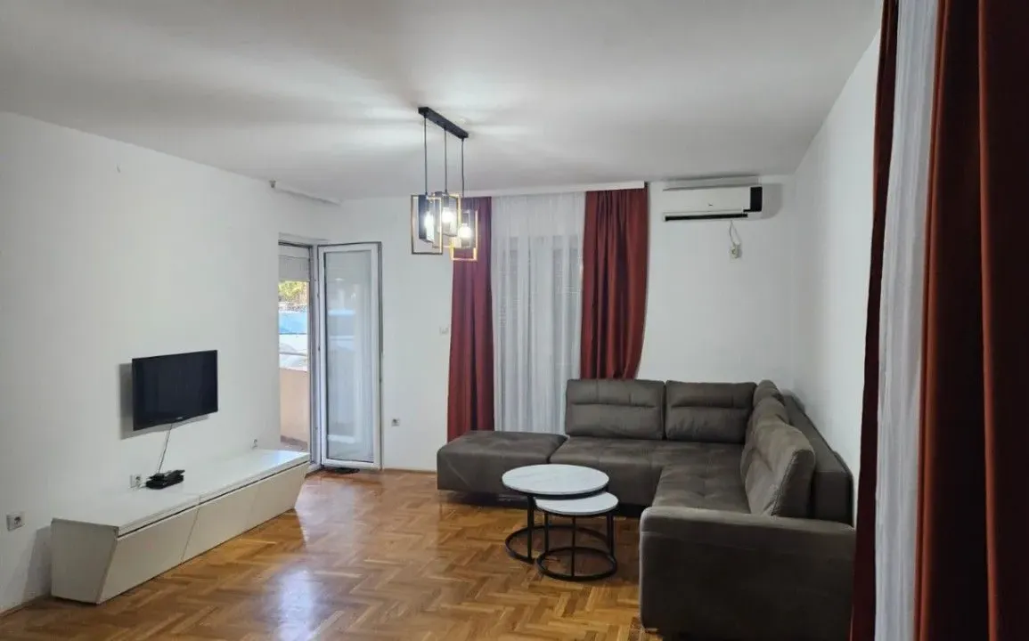 Izdavanje, jednosoban stan, 60m², Zagorič, Podgorica