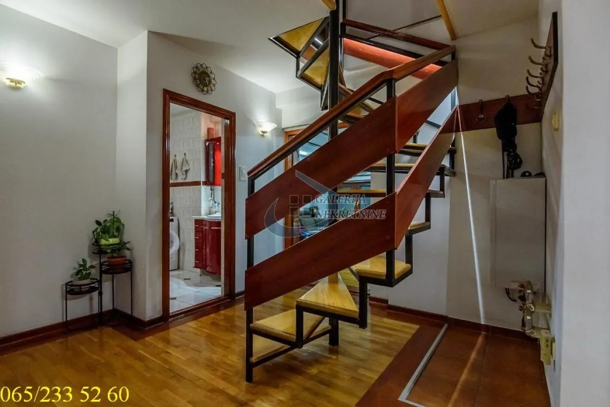 Sale, four bedroom apartment, 104m², Stari Grad, Beograd