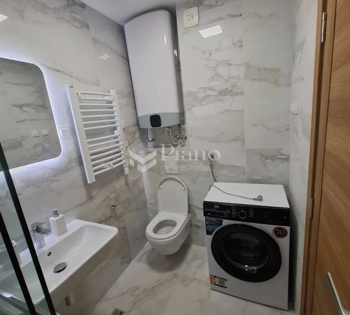Izdavanje, jednosoban stan, 45m², City Kvart, Podgorica
