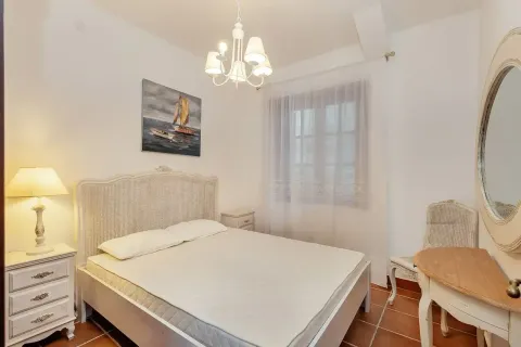 Prodaja, trosoban stan, 92m², Kostanjica, Kotor - image 17