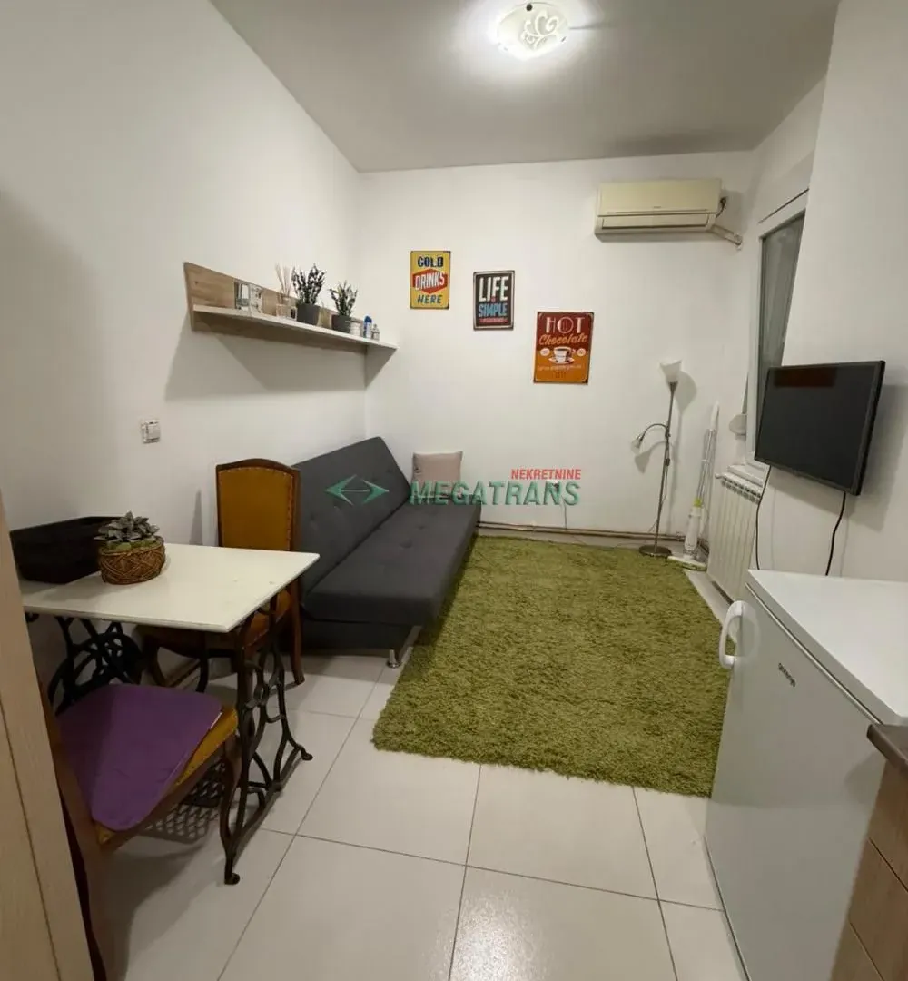 Izdavanje, stan, 20m², Kalenić Pijaca, Vračar Sve Podlokacije