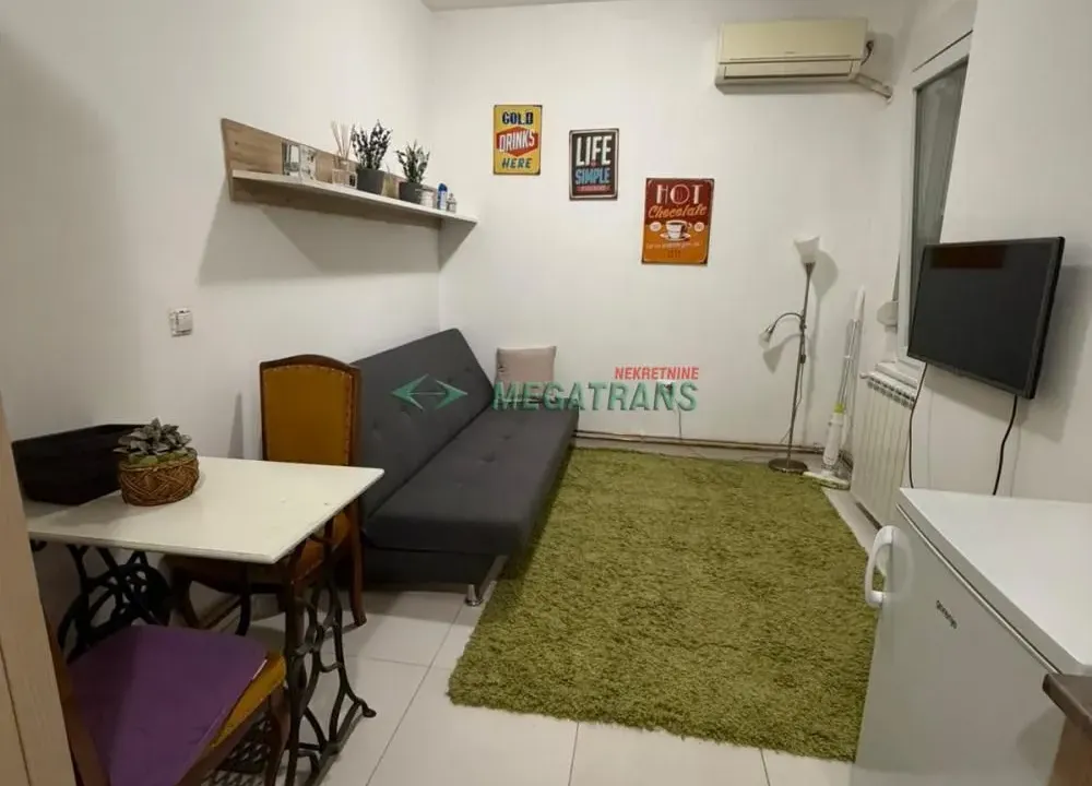 Izdavanje, stan, 20m², Kalenić Pijaca, Vračar Sve Podlokacije