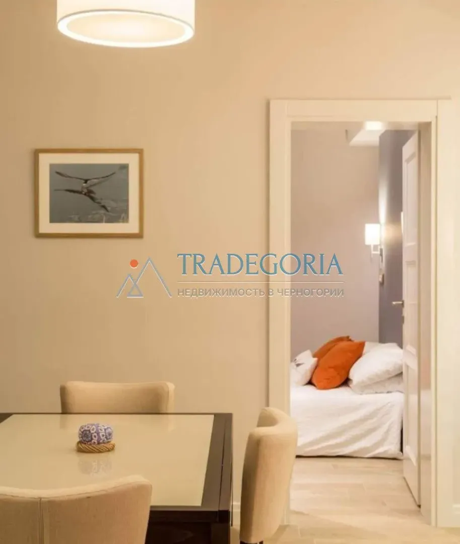 Prodaja, dvosoban stan, 100m², Tivat, Crna Gora
