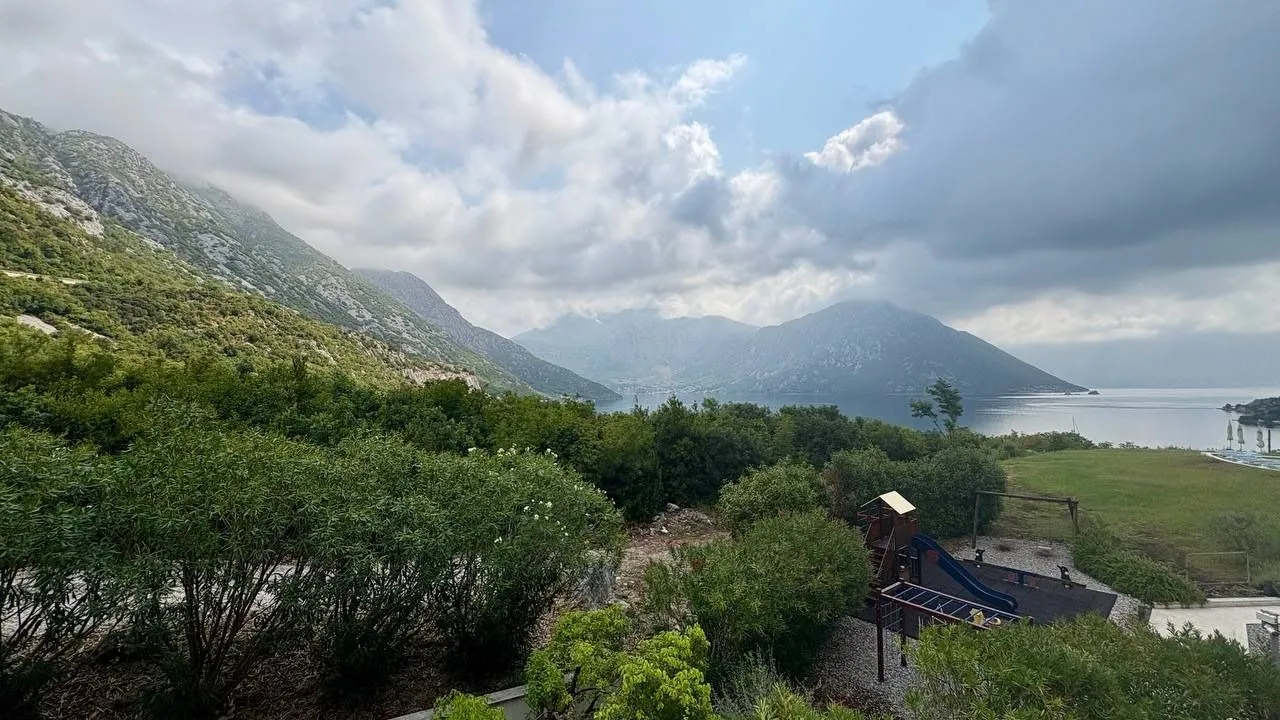 Prodaja, jednosoban stan, 61m², Morinj, Kotor