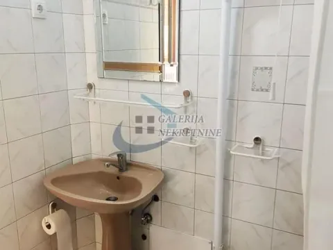 Sale, four bedroom apartment, 135m², Čukarica, Beograd - image 12