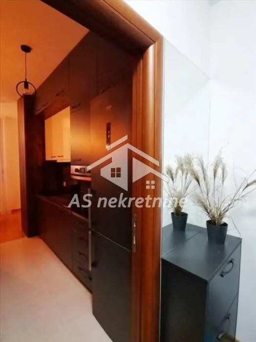 Izdavanje, dvosoban stan, 51m², Cvetkova Pijaca, Zvezdara Sve Podlokacije