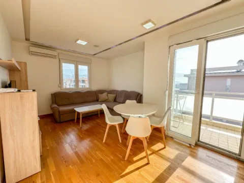 Izdavanje, jednosoban stan, 44m², City Kvart, Podgorica - image 3