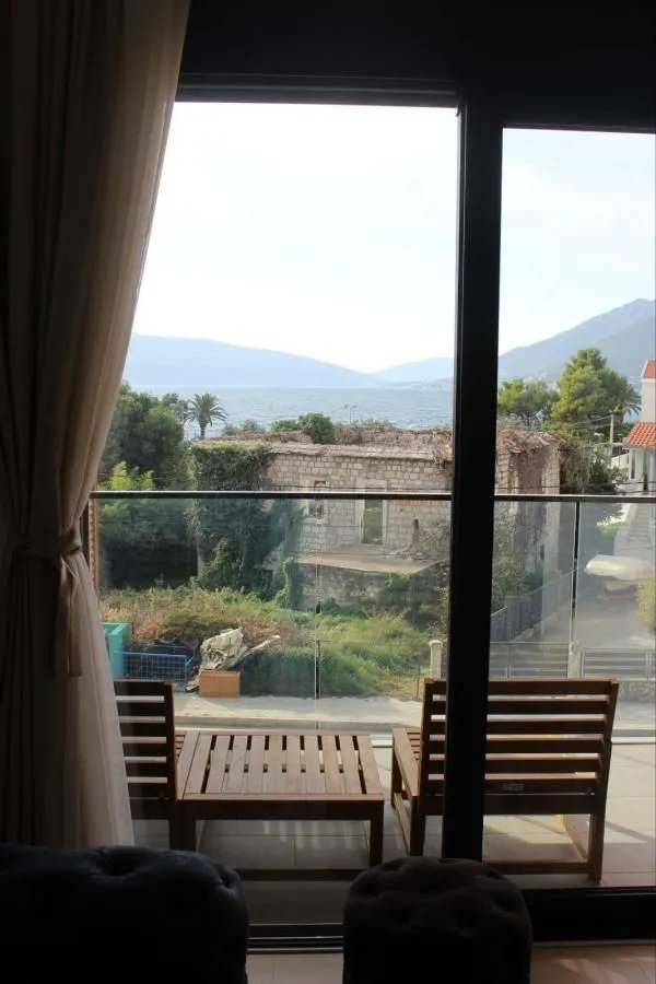 Prodaja, jednosoban stan, 50m², Tivat, Crna Gora