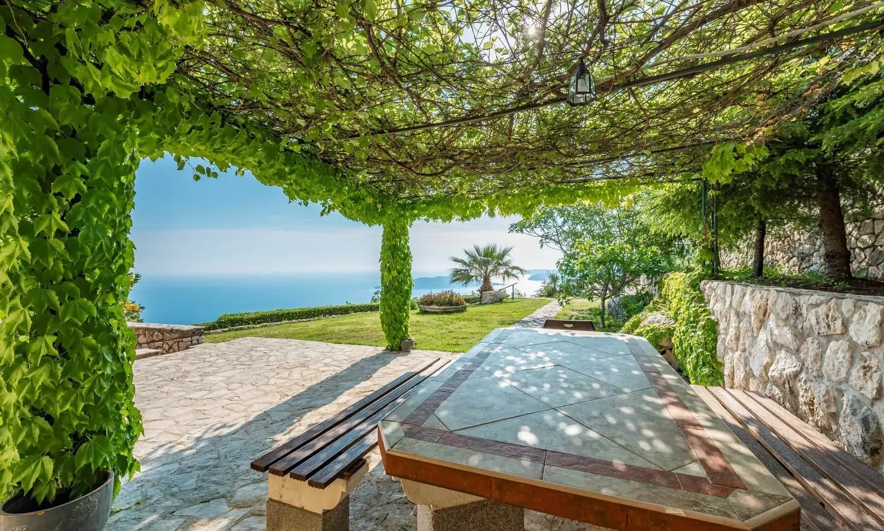 Sale, house, 650m², Kuljače, Budva