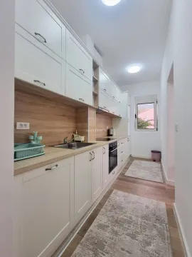 Rent, three bedroom apartment, 90m², Bečići, Budva - image 3