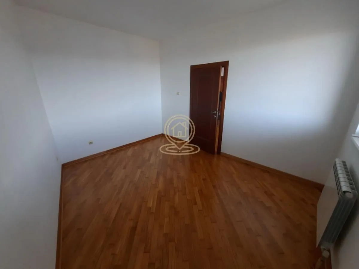 Izdavanje, stan, 172m², Vračar Sve Podlokacije, Beograd