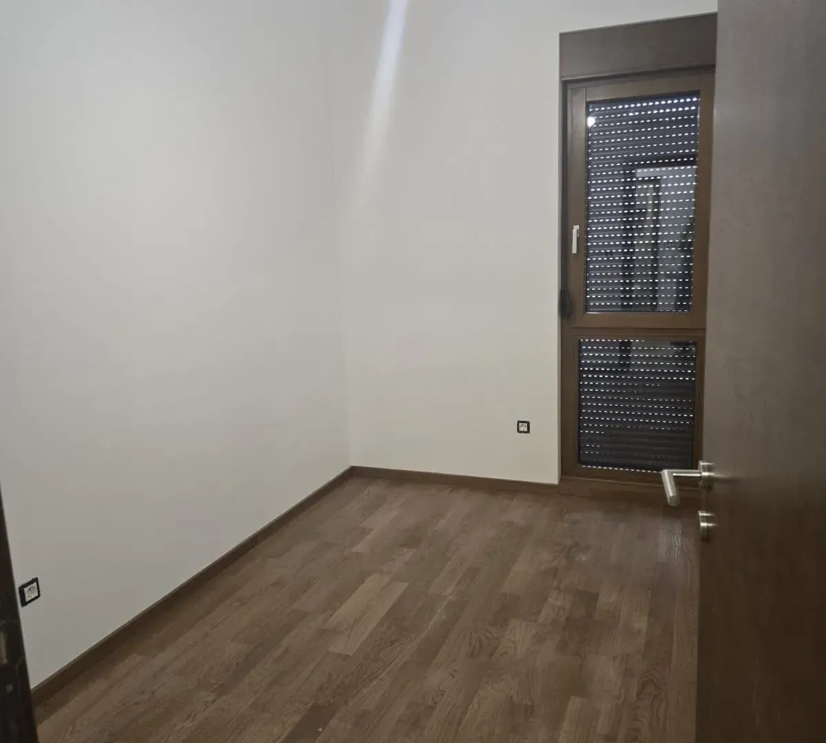 Izdavanje, trosoban stan, 81m², Pobrežje, Podgorica