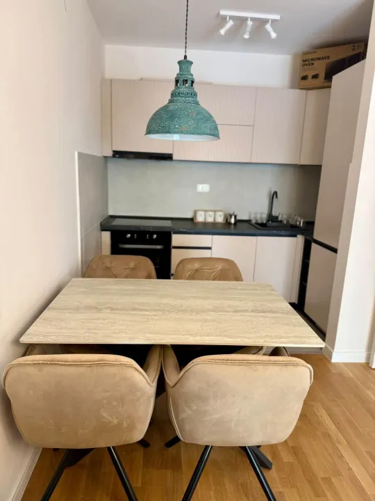 Izdavanje, jednosoban stan, 40m², Pobrežje, Podgorica