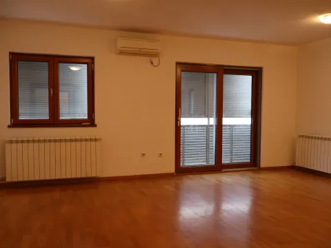 Izdavanje, stan, 88m², Tološka šuma, Podgorica - image 5