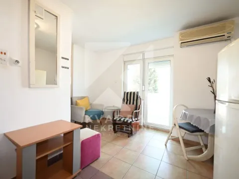 Izdavanje, garsonjera, 25m², Preko Morače, Podgorica - image 1