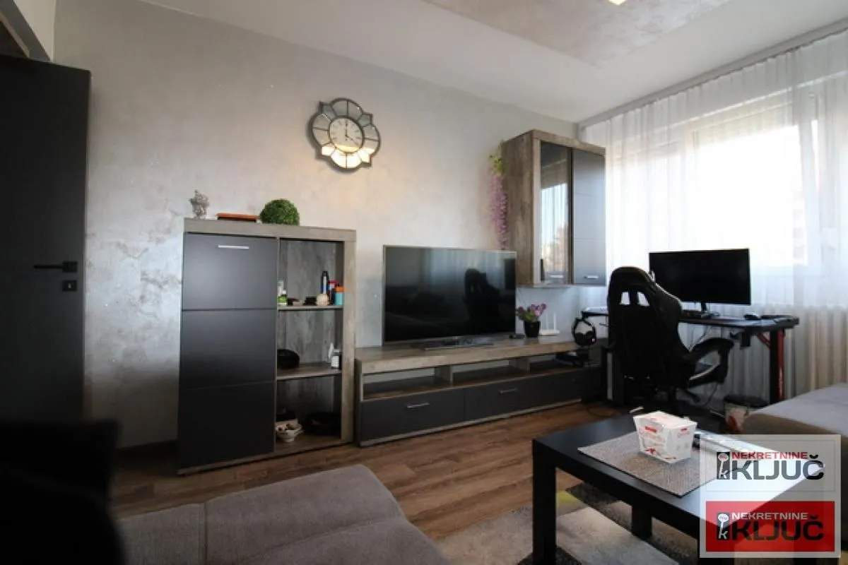 Prodaja, dvosoban stan, 63m², Bulevar Oslobodjenja, Novi Sad Sve Podlokacije