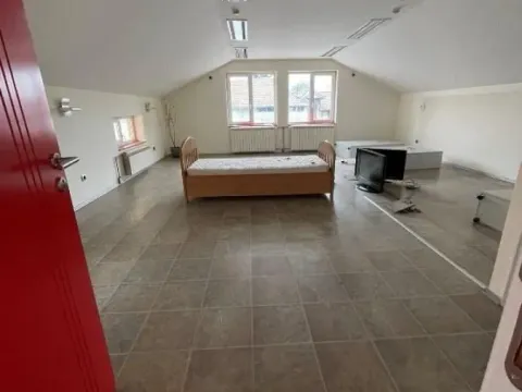 Izdavanje, poslovni prostor, 356m², Zemun Gornji Grad, Zemun Sve Podlokacije - image 7