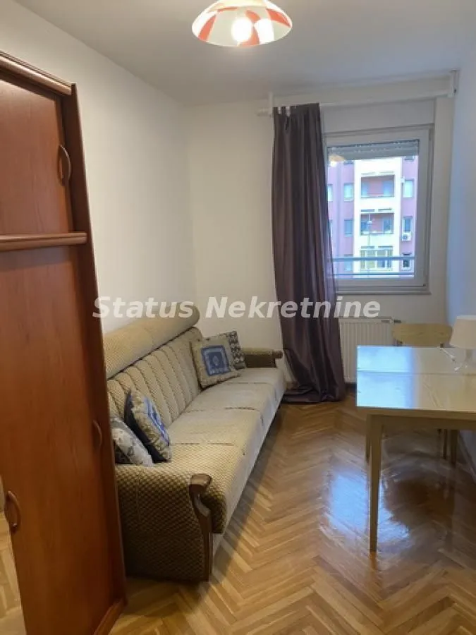 Izdavanje, trosoban stan, 75m², Nova Detelinara, Novi Sad Sve Podlokacije