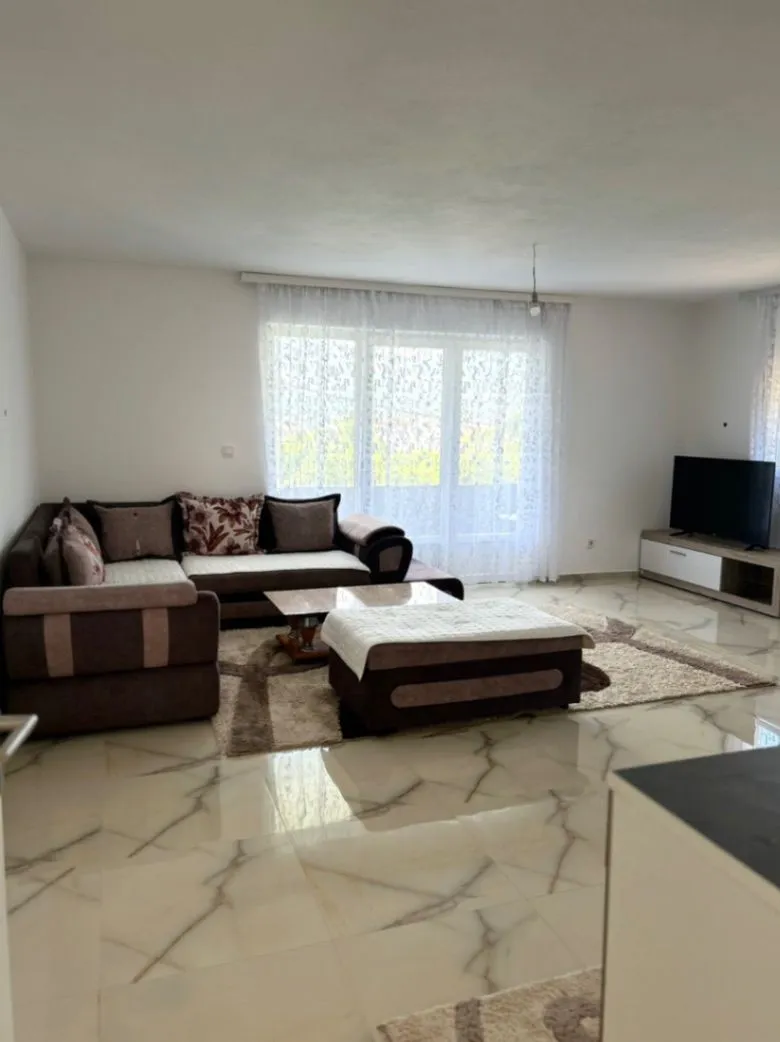 Izdavanje, jednosoban stan, 67m², Zaljevo, Bar