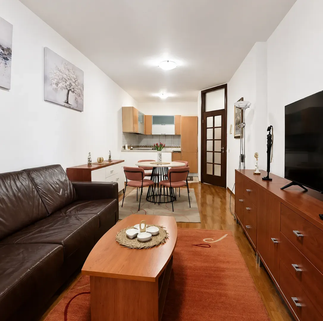Izdavanje, dvosoban stan, 64m², Gorica C, Podgorica