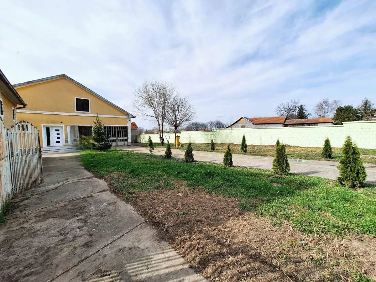 Prodaja, kuća, 412m², Belegiš, Stara Pazova