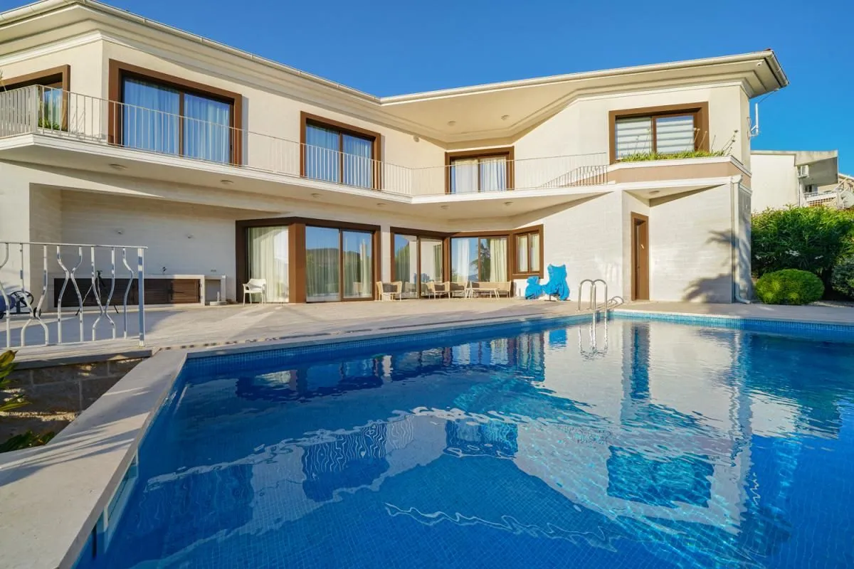 Prodaja, kuća, 285m², Tivat, Crna Gora