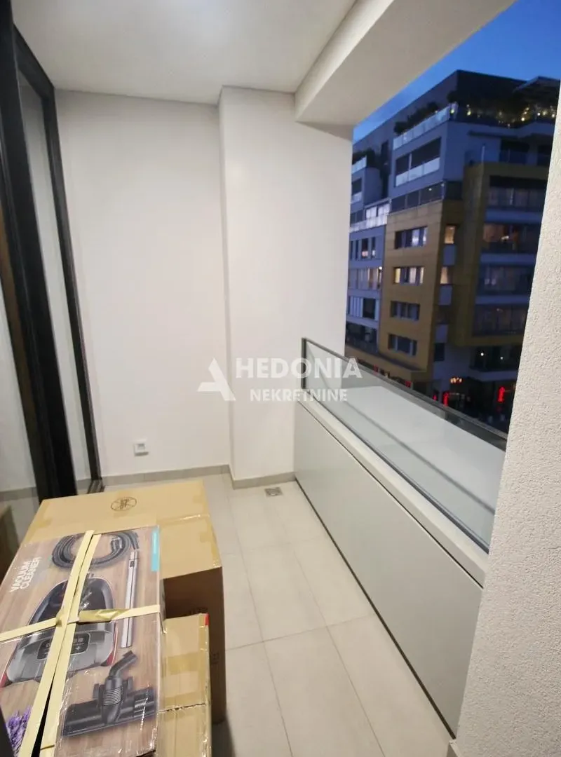 Rent, two bedroom apartment, 67m², Novi Beograd Sve Podlokacije, Beograd