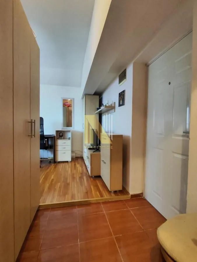 Izdavanje, garsonjera, 25m², Salajka, Novi Sad Sve Podlokacije