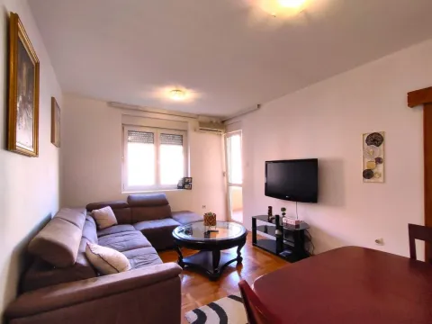 Rent, apartment, 64m², Stari Aerodrom, Podgorica - image 2