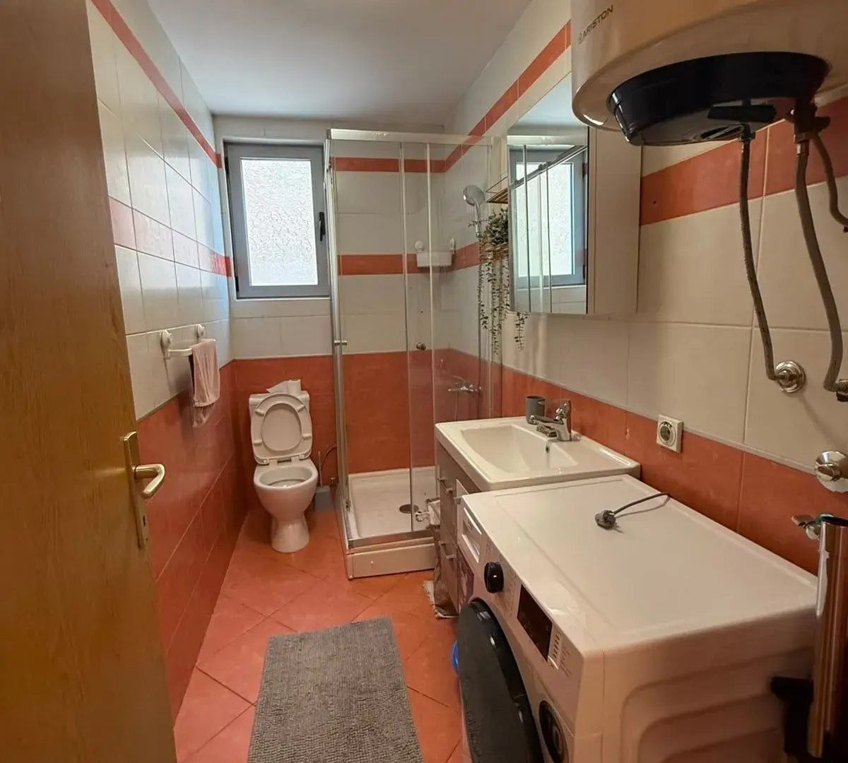 Izdavanje, jednosoban stan, 46m², Momišići, Podgorica