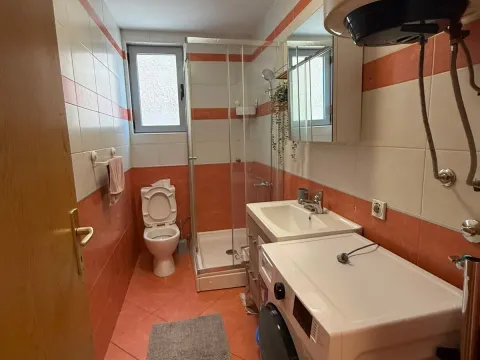 Izdavanje, jednosoban stan, 46m², Momišići, Podgorica - image 8