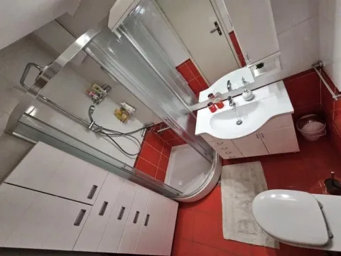 Izdavanje, trosoban stan, 80m², Slavija, Vračar Sve Podlokacije - image 17