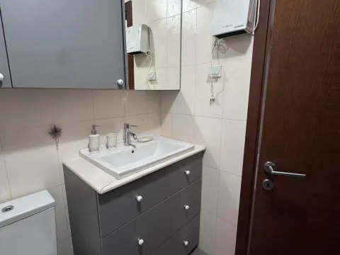 Izdavanje, jednosoban stan, 44m², Centar, Podgorica - image 8