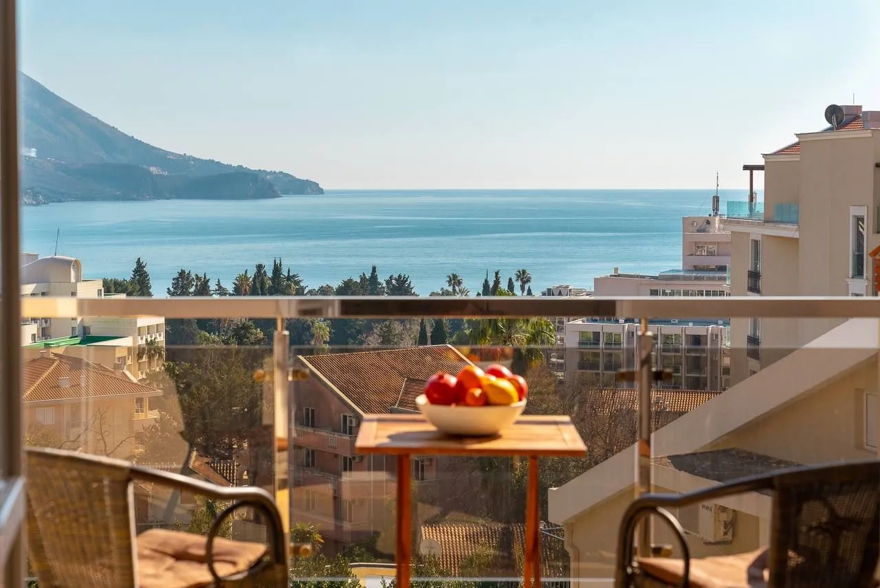 Sale, two bedroom apartment, 69m², Bečići, Budva