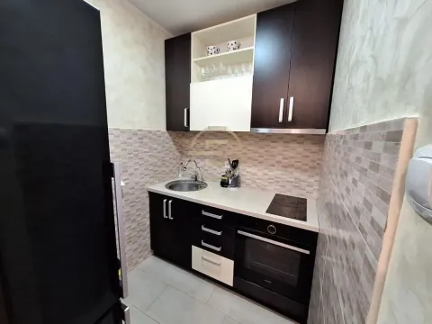 Izdavanje, četvorosoban stan, 102m², Bulevar patrijarha Pavla, Novi Sad Sve Podlokacije - image 9