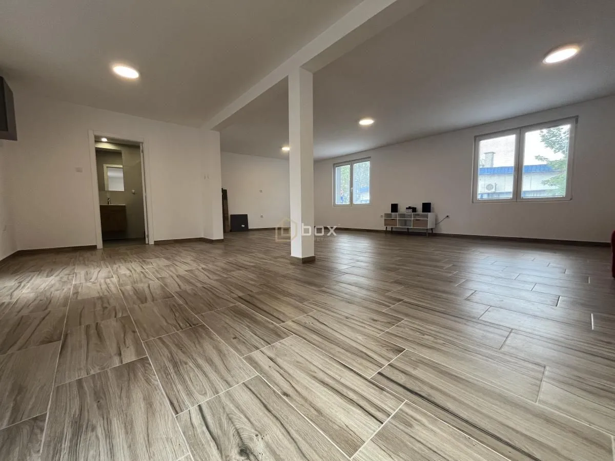Rent, office space, 70m², Medijana, Niš
