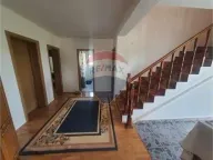 Izdavanje, kuća, 320m², Zagorič, Podgorica - image 13