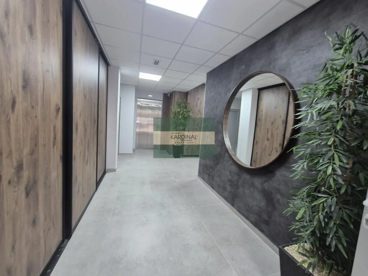 Izdavanje, dvosoban stan, 53m², Centar, Jagodina